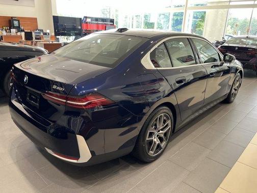 2026 BMW 530 i xDrive
