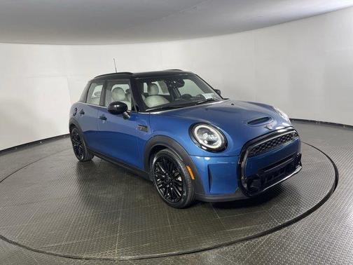 2023 MINI Hardtop Cooper