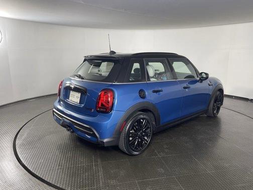 2023 MINI Hardtop Cooper