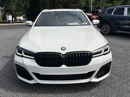 Alpine White 2021 BMW M550 i xDrive