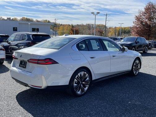 2025 BMW 540 i xDrive