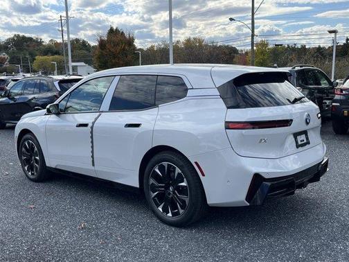 2026 BMW iX xDrive60