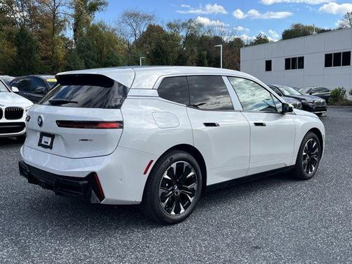 2026 BMW iX xDrive60