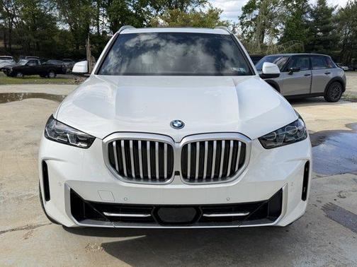 Mineral White Metallic 2026 BMW X5 PHEV xDrive50e
