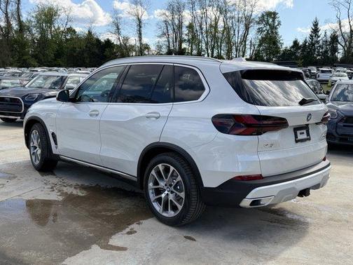Mineral White Metallic 2026 BMW X5 PHEV xDrive50e