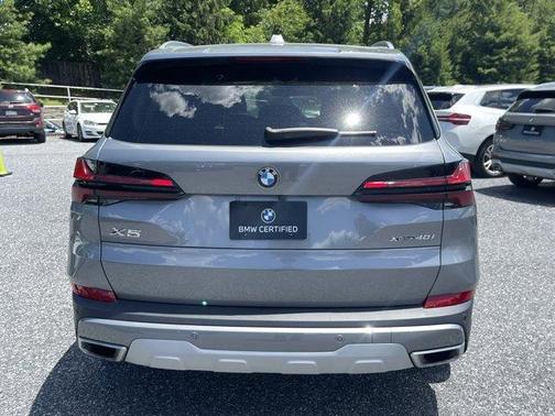 Gray 2026 BMW X5 xDrive40i
