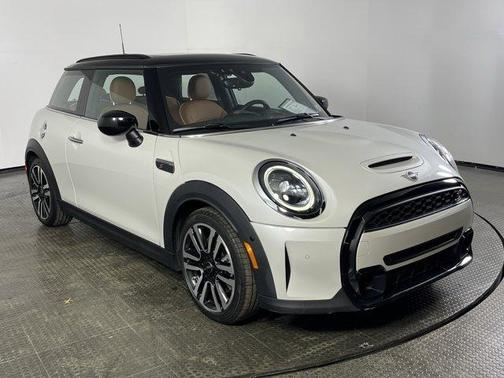 2023 MINI Hardtop Cooper