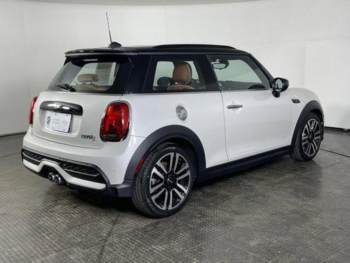 2023 MINI Hardtop Cooper