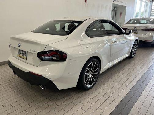 2025 BMW 230 i xDrive