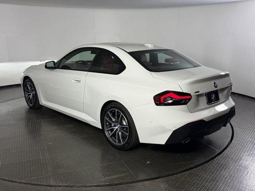2025 BMW 230 i xDrive