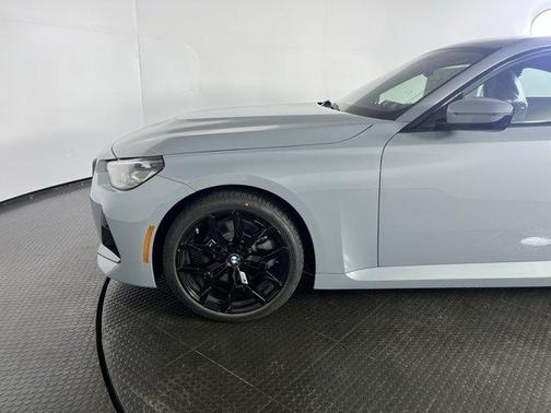 2025 BMW 230 i xDrive