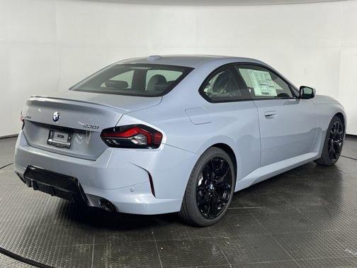 2025 BMW 230 i xDrive