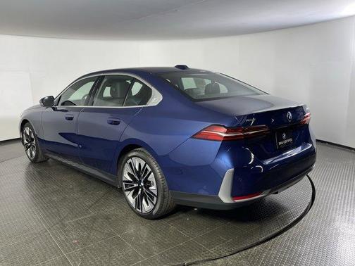 2025 BMW 540 i xDrive