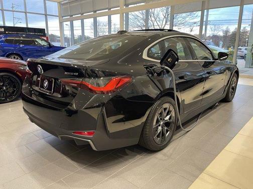 Black Sapphire Metallic 2026 BMW i4 Gran Coupe xDrive40