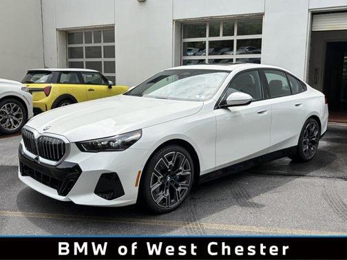 Alpine White 2026 BMW 530 i xDrive
