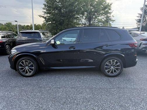 2022 BMW X5 M50i