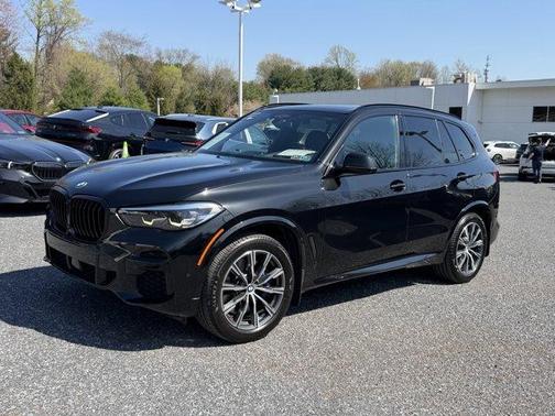 Black Sapphire Metallic 2022 BMW X5 M50i