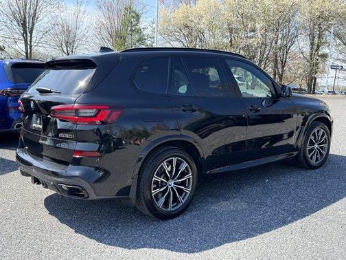 Black Sapphire Metallic 2022 BMW X5 M50i