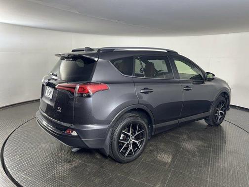 2018 Toyota RAV4 SE