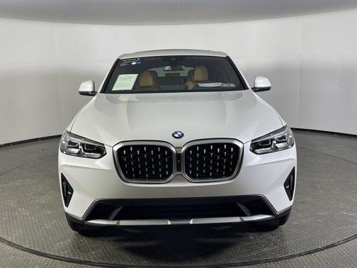 2025 BMW X4 xDrive30i