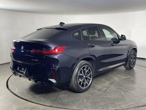 Carbon Black Metallic 2023 BMW X4 xDrive30i