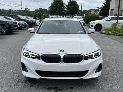 2025 BMW 330 i xDrive