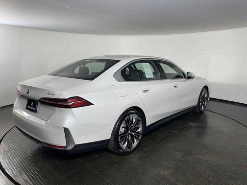 2024 BMW 540 i xDrive