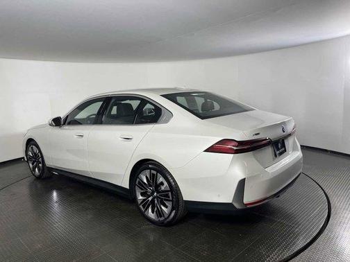 2024 BMW 540 i xDrive
