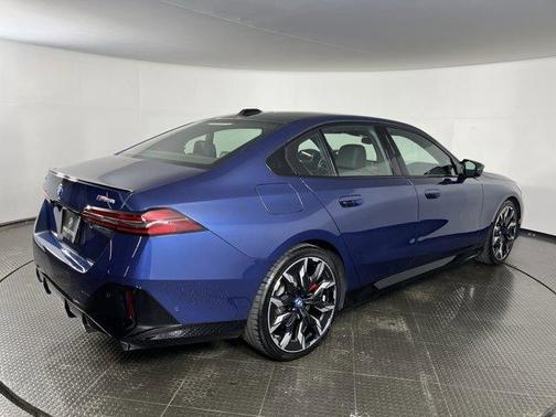 2024 BMW i5 M60