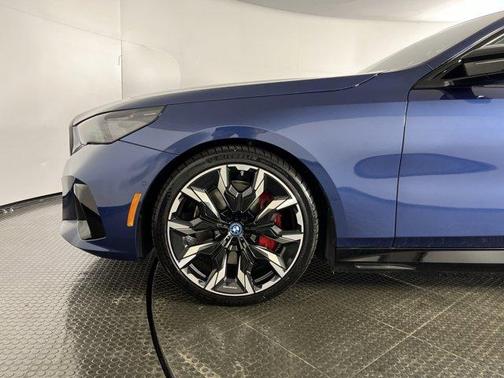 2024 BMW i5 M60