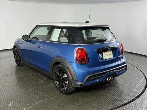 2023 MINI Hardtop Cooper