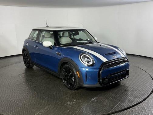 2023 MINI Hardtop Cooper