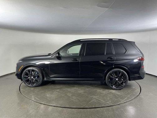 2023 BMW X7 M60i