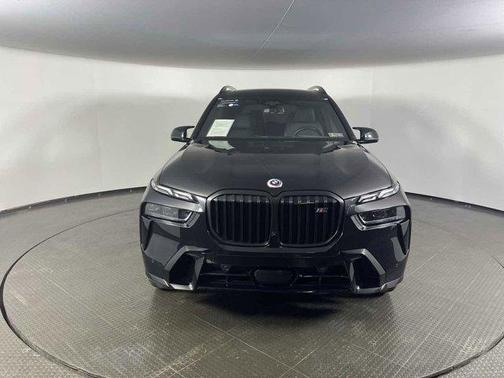 2023 BMW X7 M60i