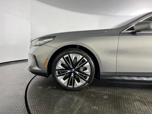 2024 BMW i5 eDrive40