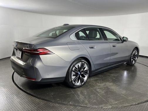 2024 BMW i5 eDrive40