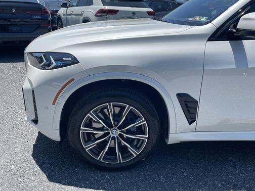 Mineral White 2026 BMW X5 xDrive40i