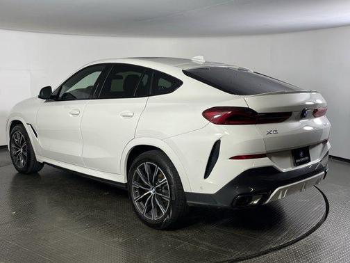 2023 BMW X6 xDrive40i