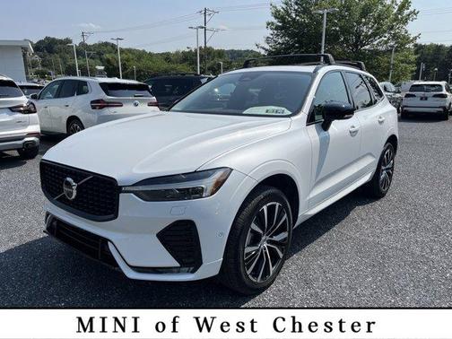 2023 Volvo XC60 B5 Plus Dark Theme