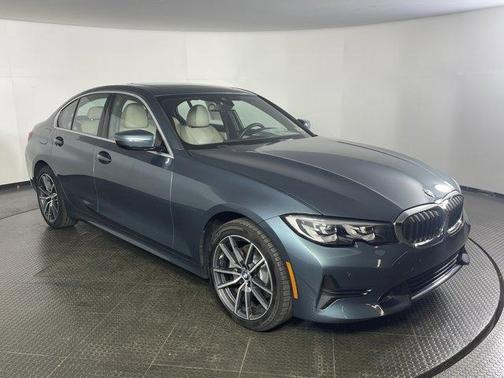 2019 BMW 330 i xDrive