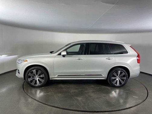 2022 Volvo XC90 T6 Inscription 7 Passenger