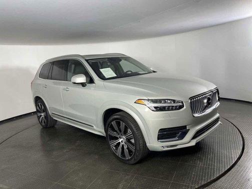 2022 Volvo XC90 T6 Inscription 7 Passenger