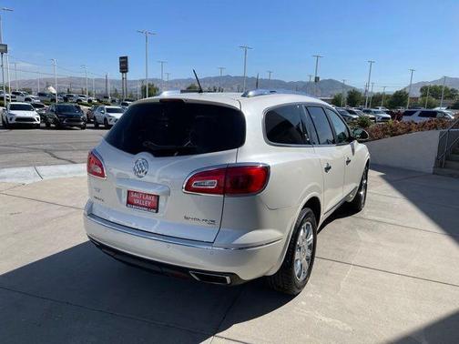 White Diamond Clearcoat 2014 Buick Enclave Leather