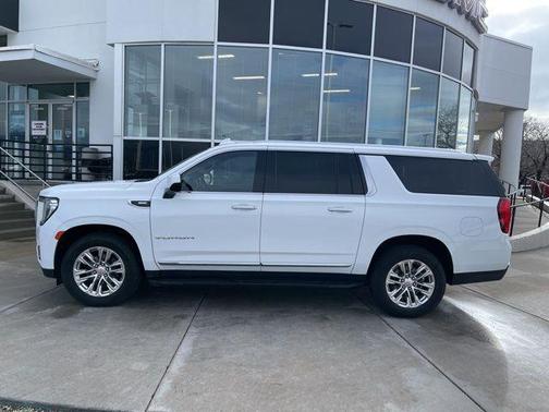 2021 GMC Yukon XL SLT
