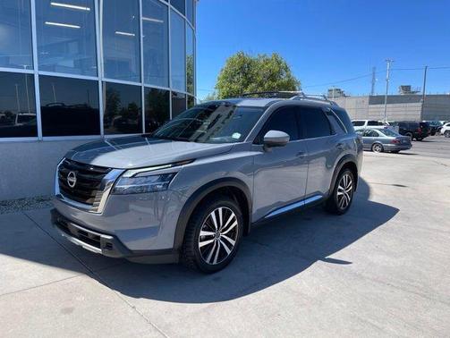 Boulder Gray Pe 2024 Nissan Pathfinder Platinum
