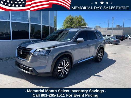 Boulder Gray Pe 2024 Nissan Pathfinder Platinum