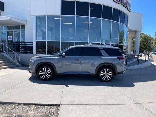 Boulder Gray Pe 2024 Nissan Pathfinder Platinum