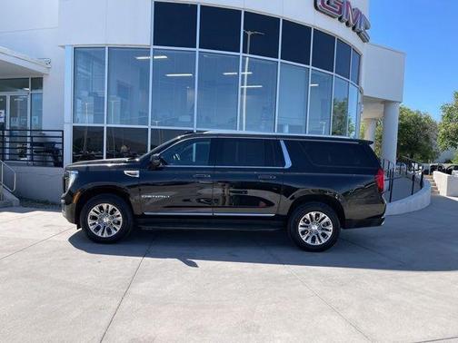 Onyx Black 2025 GMC Yukon XL Denali