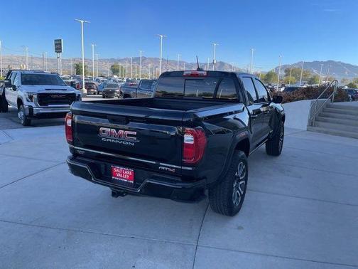 2024 GMC Canyon AT4