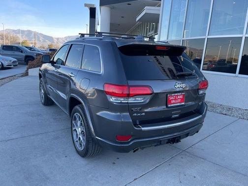 Granite Crystal Clearcoat Metallic 2020 Jeep Grand Cherokee Overland